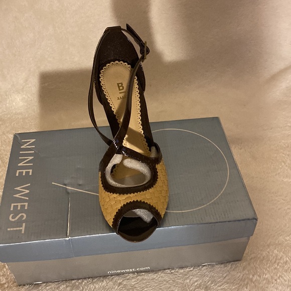 Brand new heels, never been worn - Picture 5 of 7